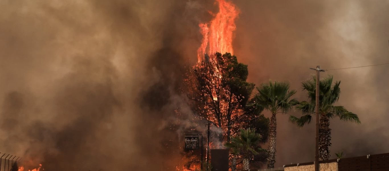 Βαρυμπόμπη: Ασθενείς οι άνεμοι αλλά η φωτιά έγινε ανεξέλεγκτη